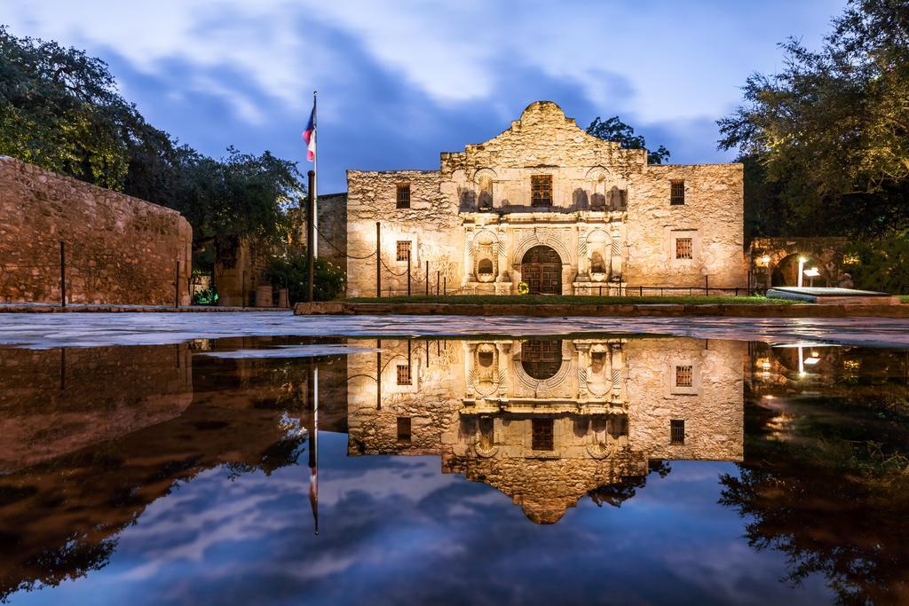 The Alamo Mission in San Antonio Texas | Historical Landmark Photography | American History Poster - Photography Poster