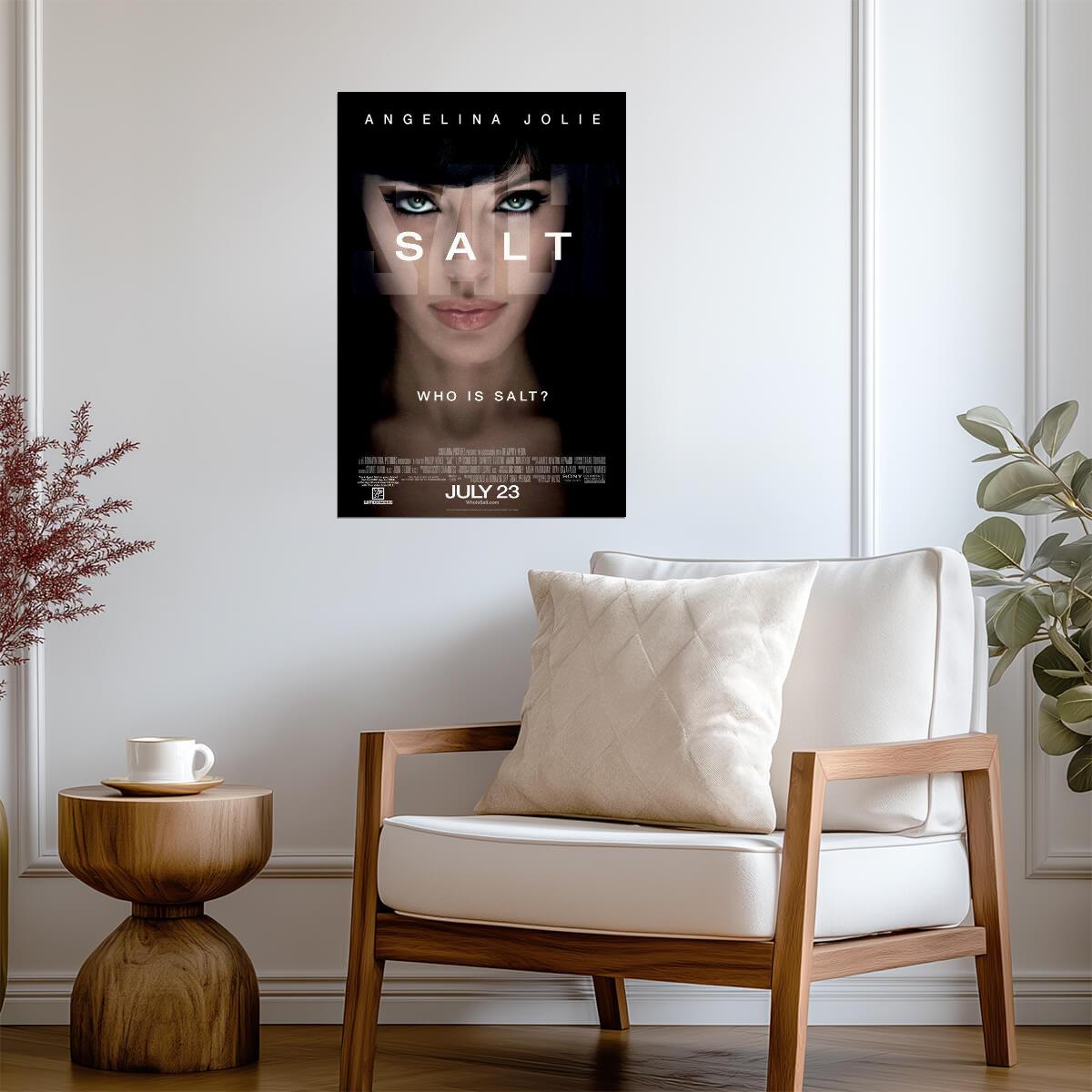 Salt Angelina Jolie as Evelyn Salt | Spy Thriller Movie Poster | Action Film Wall Art - Movies & TV Poster