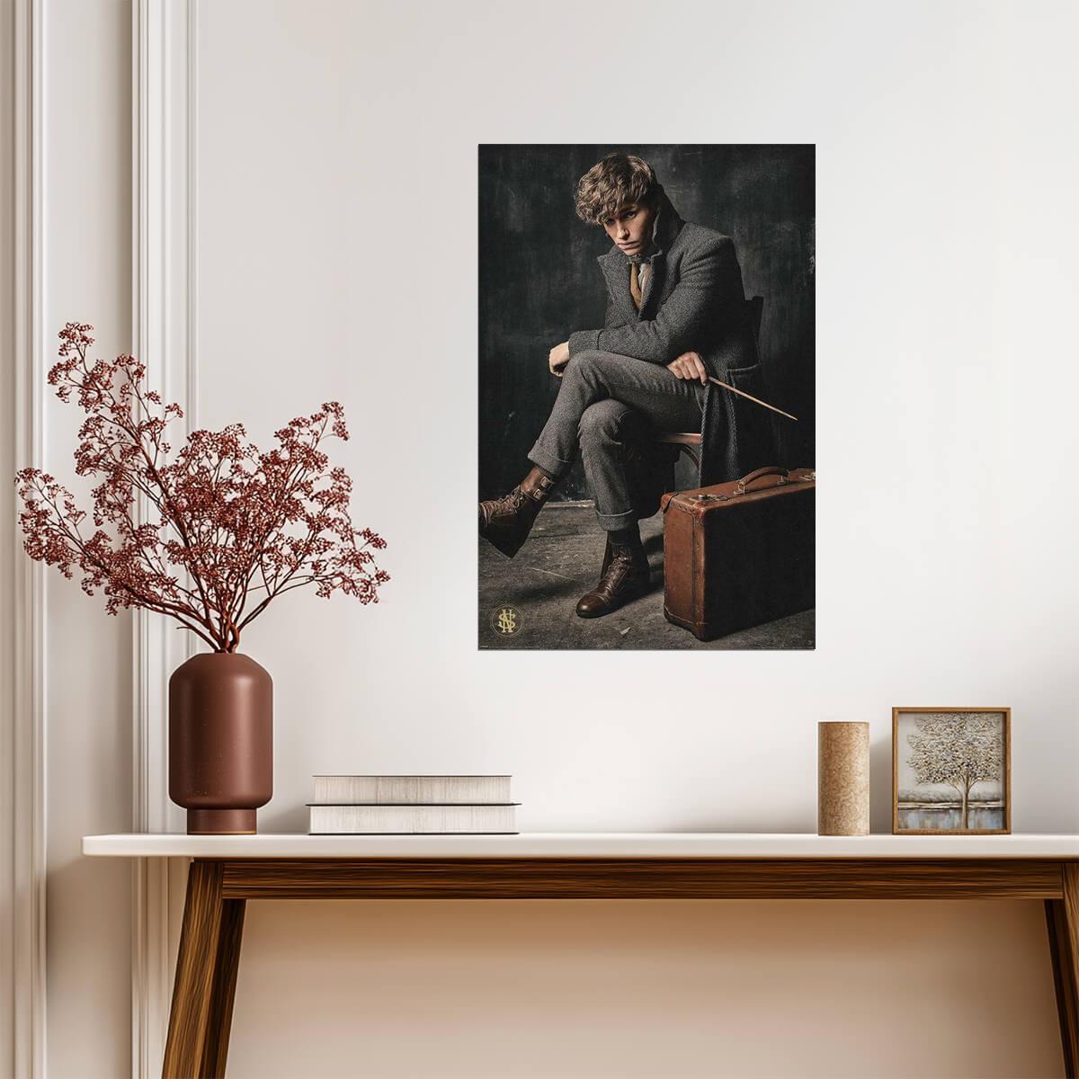 Fantastic Beasts: The Crimes Of Grindelwald | Newt Scamander Poster - Movies & TV Poster