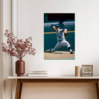 Tom Seaver New York Mets | Vintage Pitching Motion | Baseball Legend Poster - Sports Poster