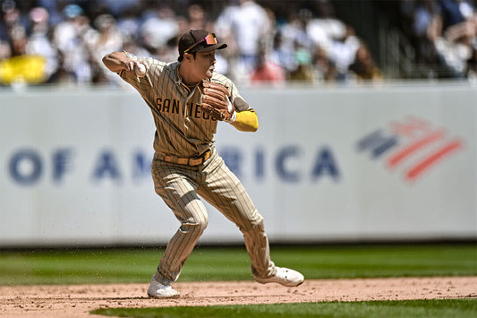 Kim Ha-seong San Diego Padres | Fielding Action Photo | Baseball Infielder Poster - Sports Poster