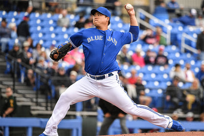 Hyun-jin Ryu Toronto Blue Jays | Pitching Motion | Baseball Player Poster - Sports Poster