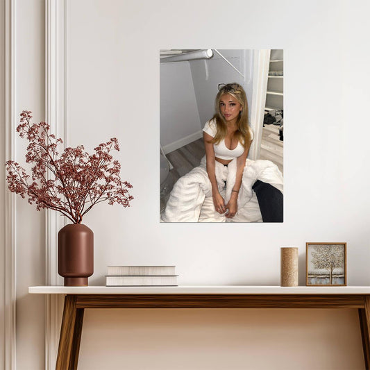 Breckie Hill | TikTok Star Portrait | Celebrity Poster - Celebrities Poster