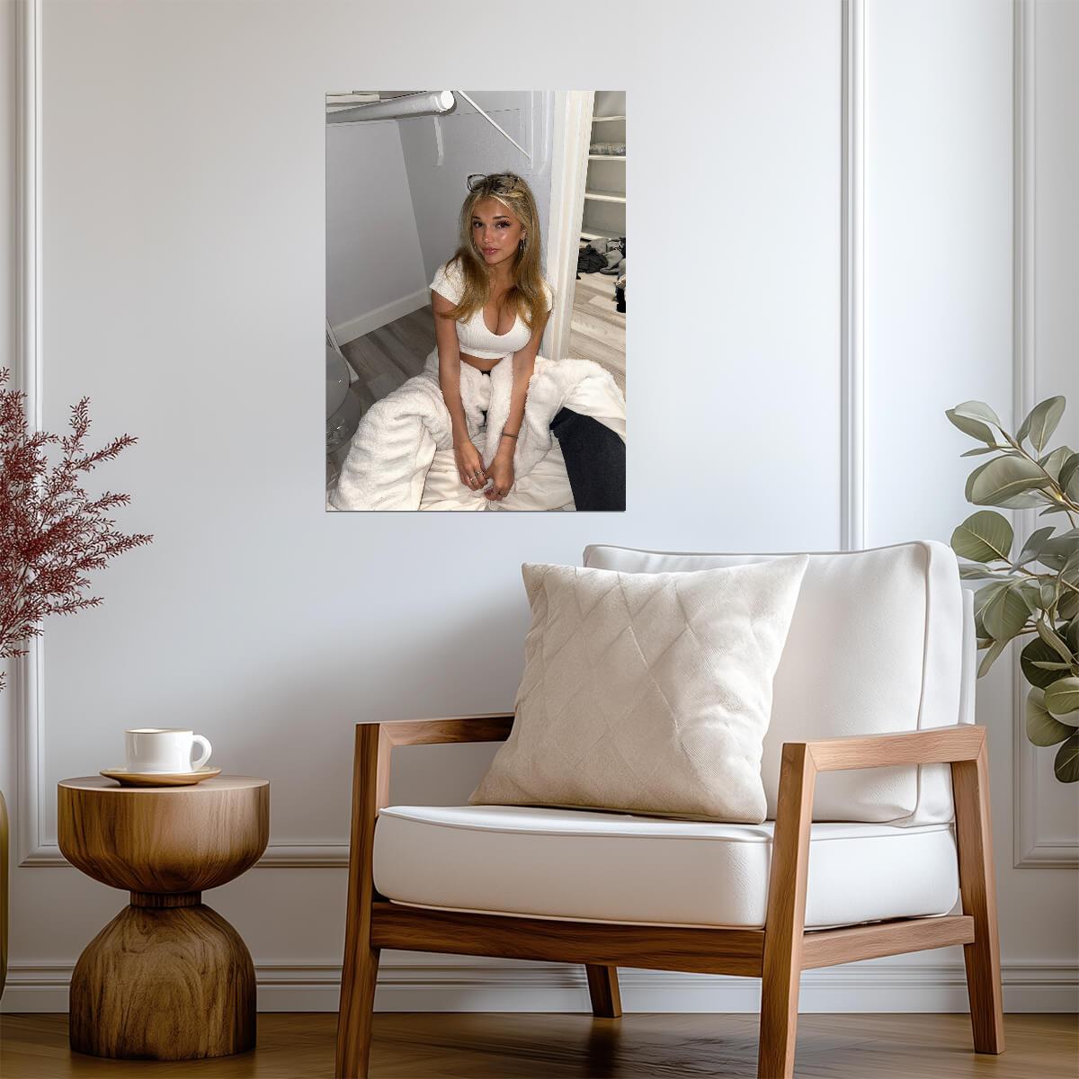 Breckie Hill | TikTok Star Portrait | Celebrity Poster - Celebrities Poster