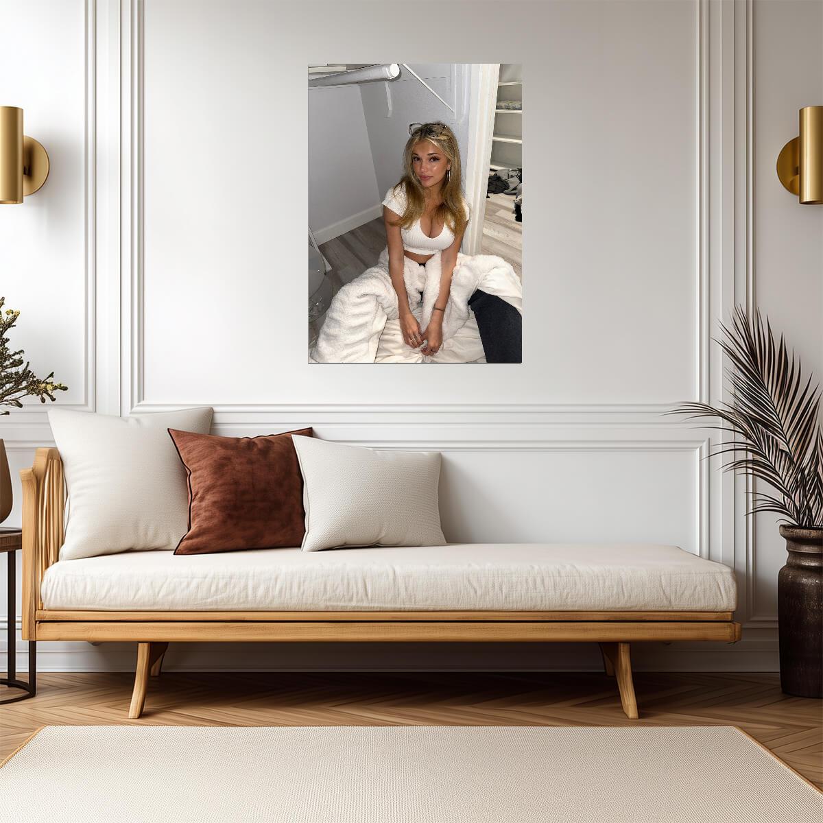 Breckie Hill | TikTok Star Portrait | Celebrity Poster - Celebrities Poster