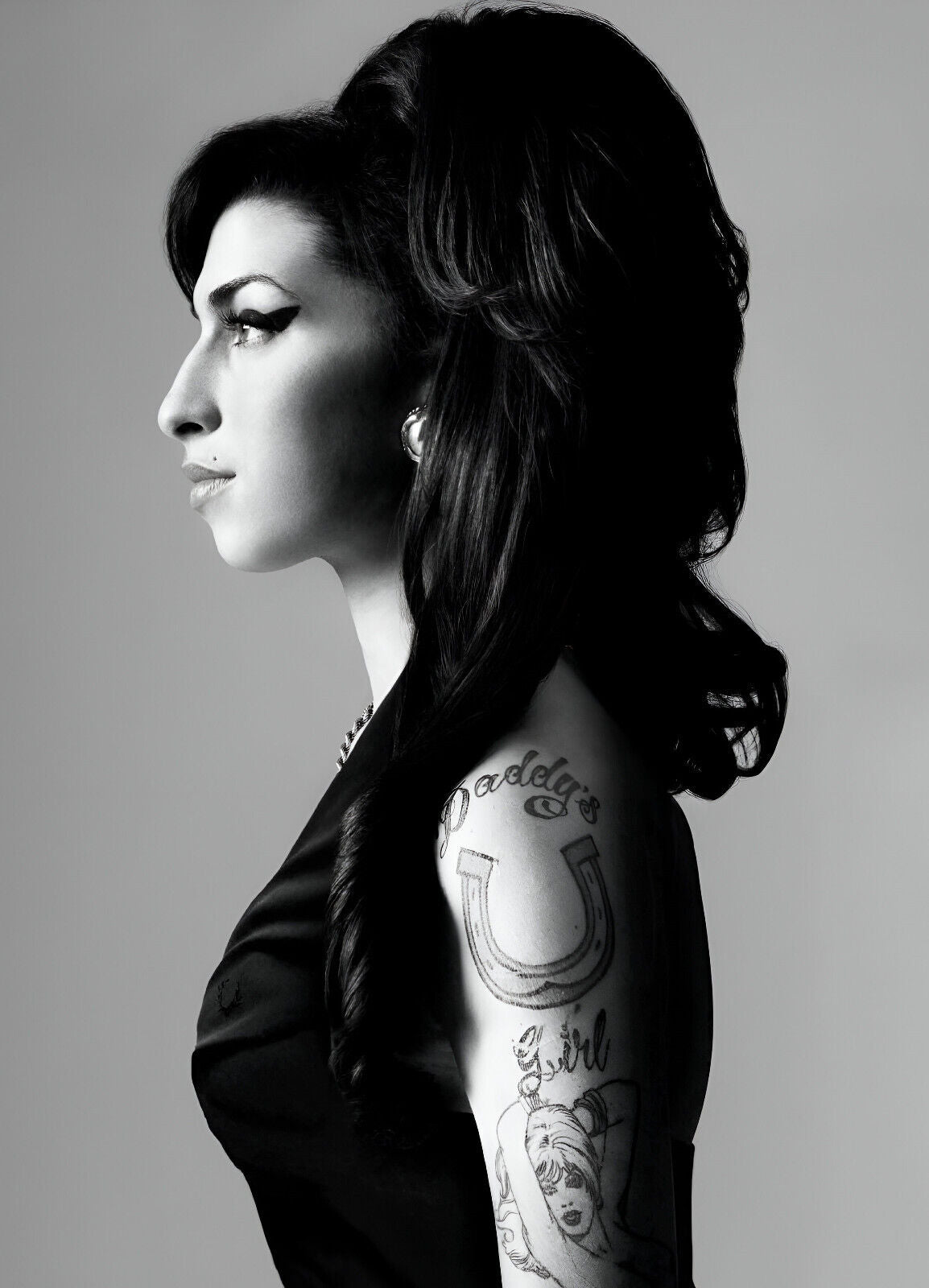 Amy Winehouse Black and White Profile | Portrait Poster | Vintage Music Legend - Music Poster