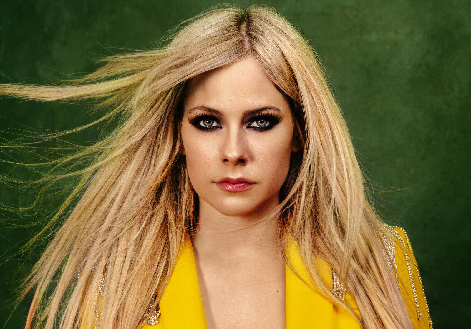 Avril Lavigne | Close-Up Portrait Photo | Pop Rock Icon Poster - Music Poster