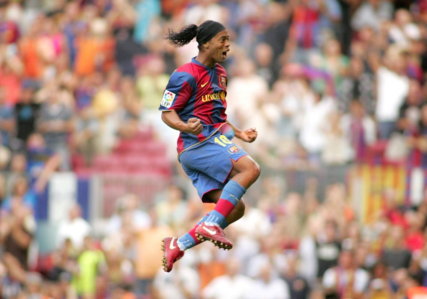 Ronaldinho Barcelona Celebration | Soccer Legend Poster | Sports Wall Art - Sports Poster