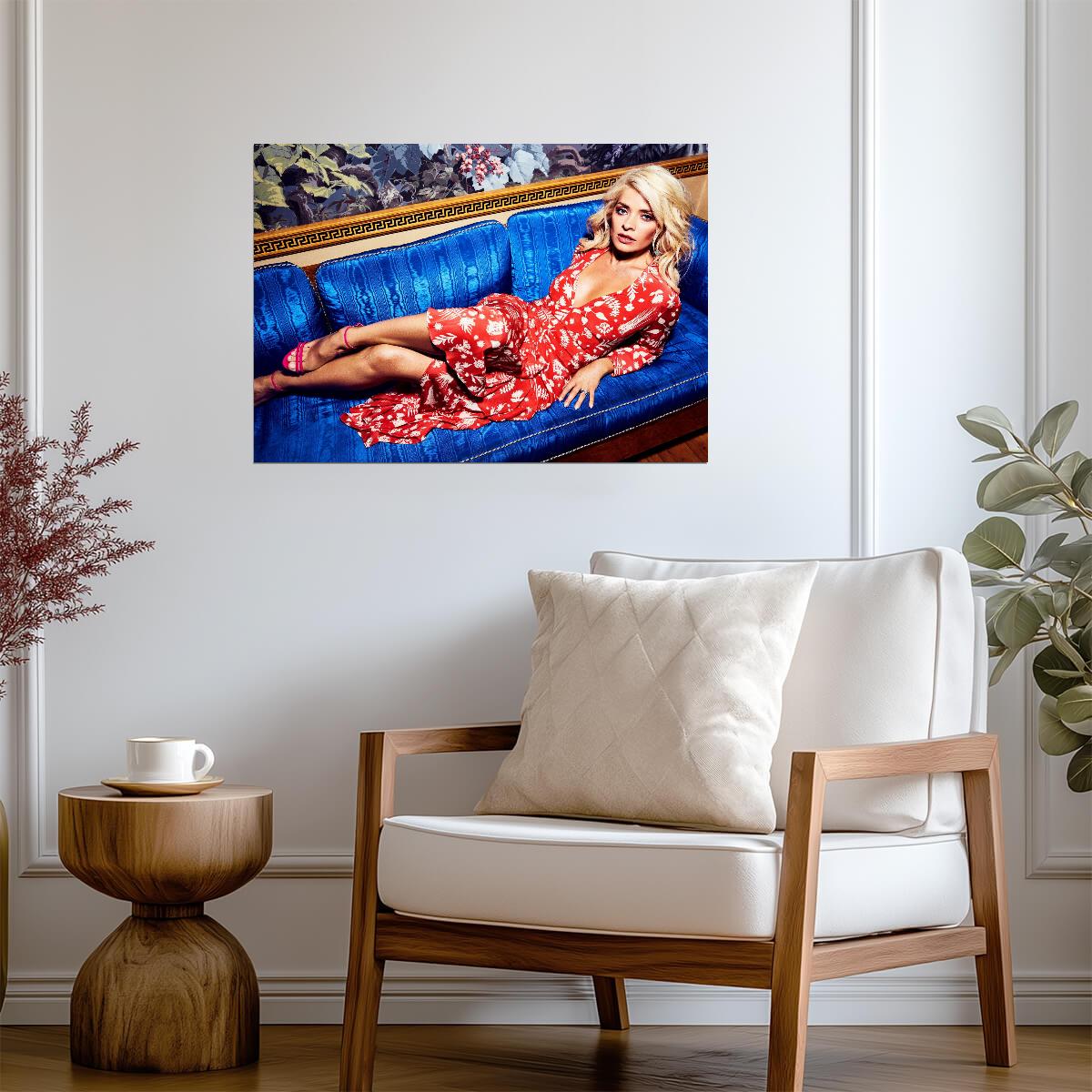 Holly Willoughby | British Host | Star Poster - Celebrities Poster