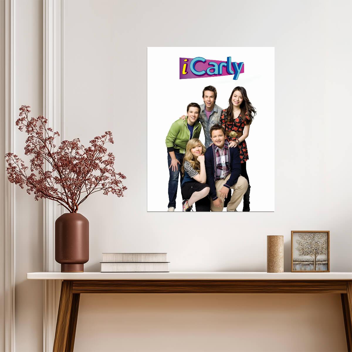 iCarly | Miranda Cosgrove | TV Star Poster - Movies & TV Poster