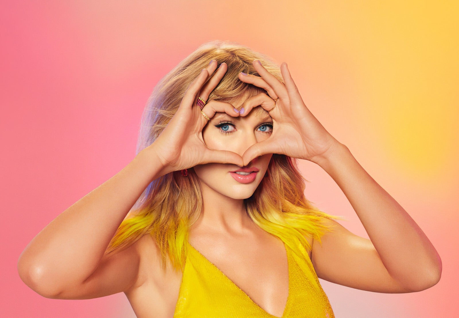 Taylor Swift Heart Hands Gesture | Lover Era Photoshoot Poster | Music Fan Gift - Music Poster