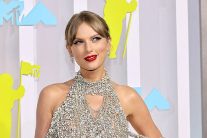 Taylor Swift VMAs Crystal Dress | Red Carpet Poster | Celebrity Fashion Wall Art - Music Poster