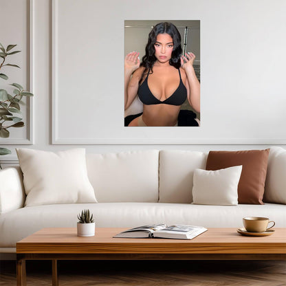Kylie Jenner Poster | Sexy Model Photo Print - Celebrities Poster