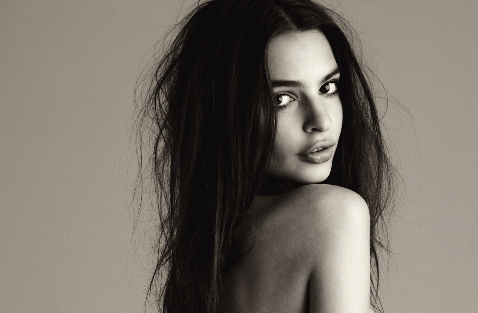 Emily Ratajkowski Black and White Portrait | Famous Model Poster | Sexy Photoshoot Wall Art - Celebrities Poster