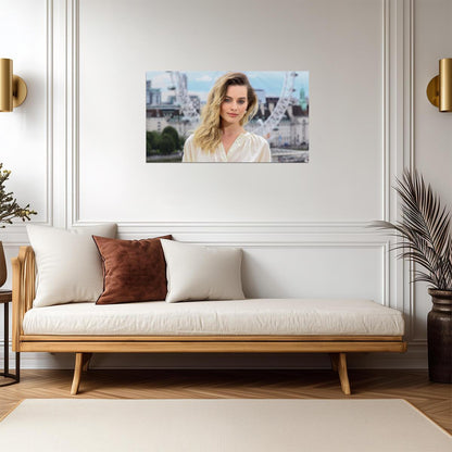 Margot Robbie Poster | Actress Art Print - Celebrities Poster