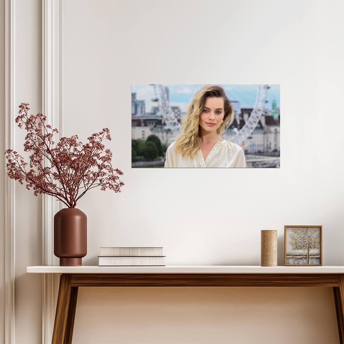 Margot Robbie Poster | Actress Art Print - Celebrities Poster