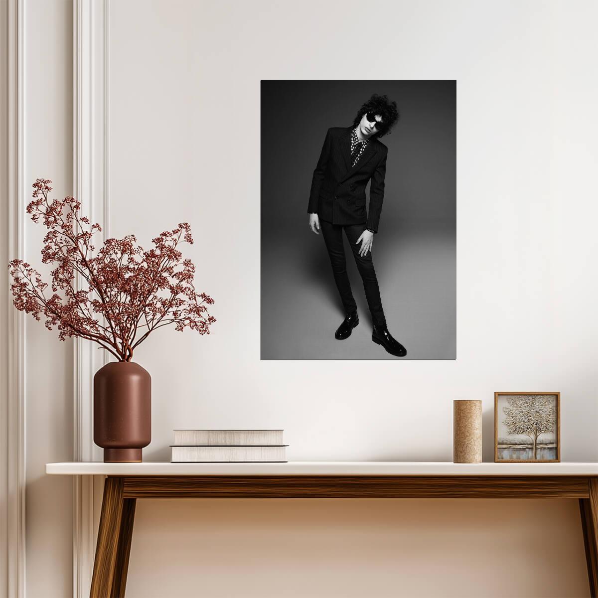 Finn Wolfhard | Black and White Photo | Fan Gift Poster - Celebrities Poster