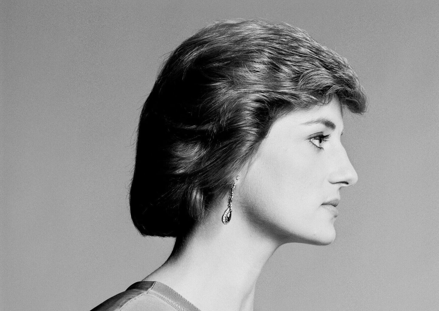 Princess Diana Elegant Profile | Black & White Portrait Poster | Timeless Royal Wall Art - Celebrities Poster