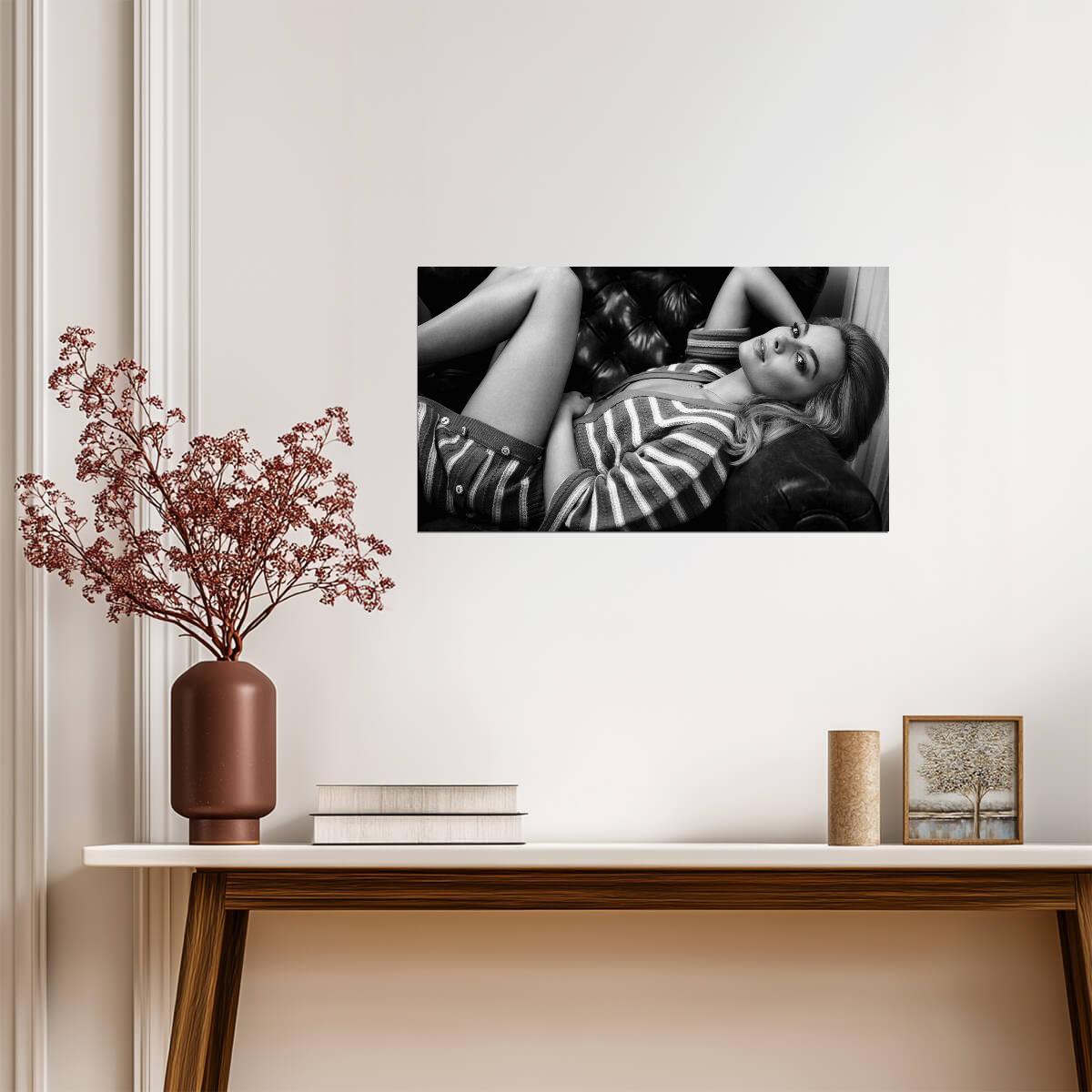 Margot Robbie Poster | Art Print - Celebrities Poster
