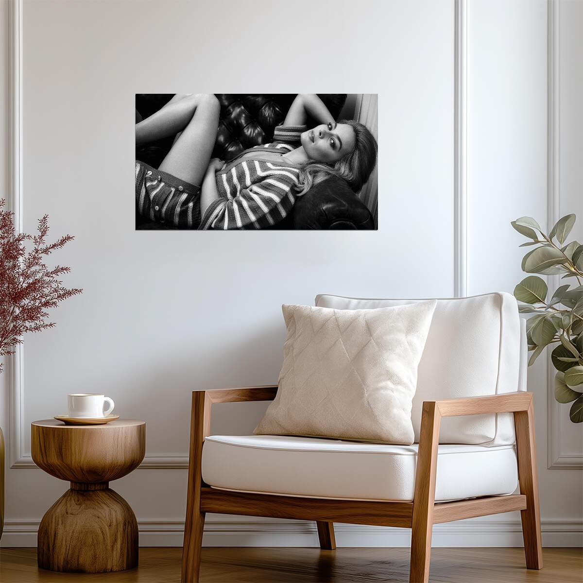 Margot Robbie Poster | Art Print - Celebrities Poster