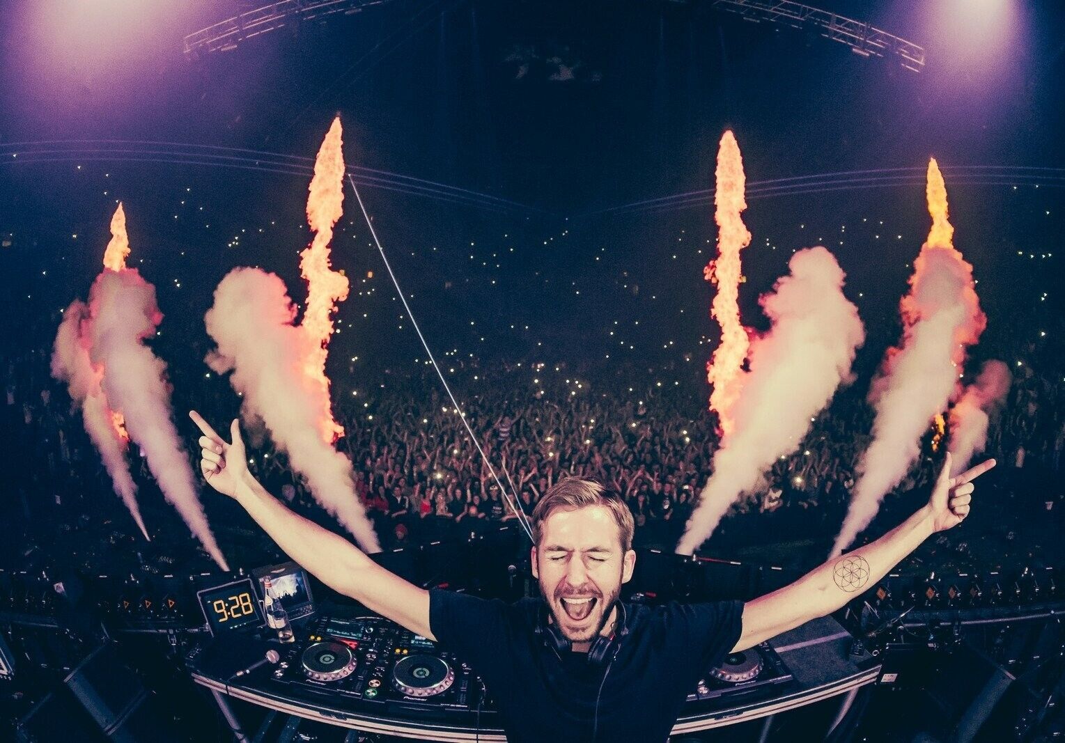 Calvin Harris Live | Rave Party Print | Music Poster - Music Poster