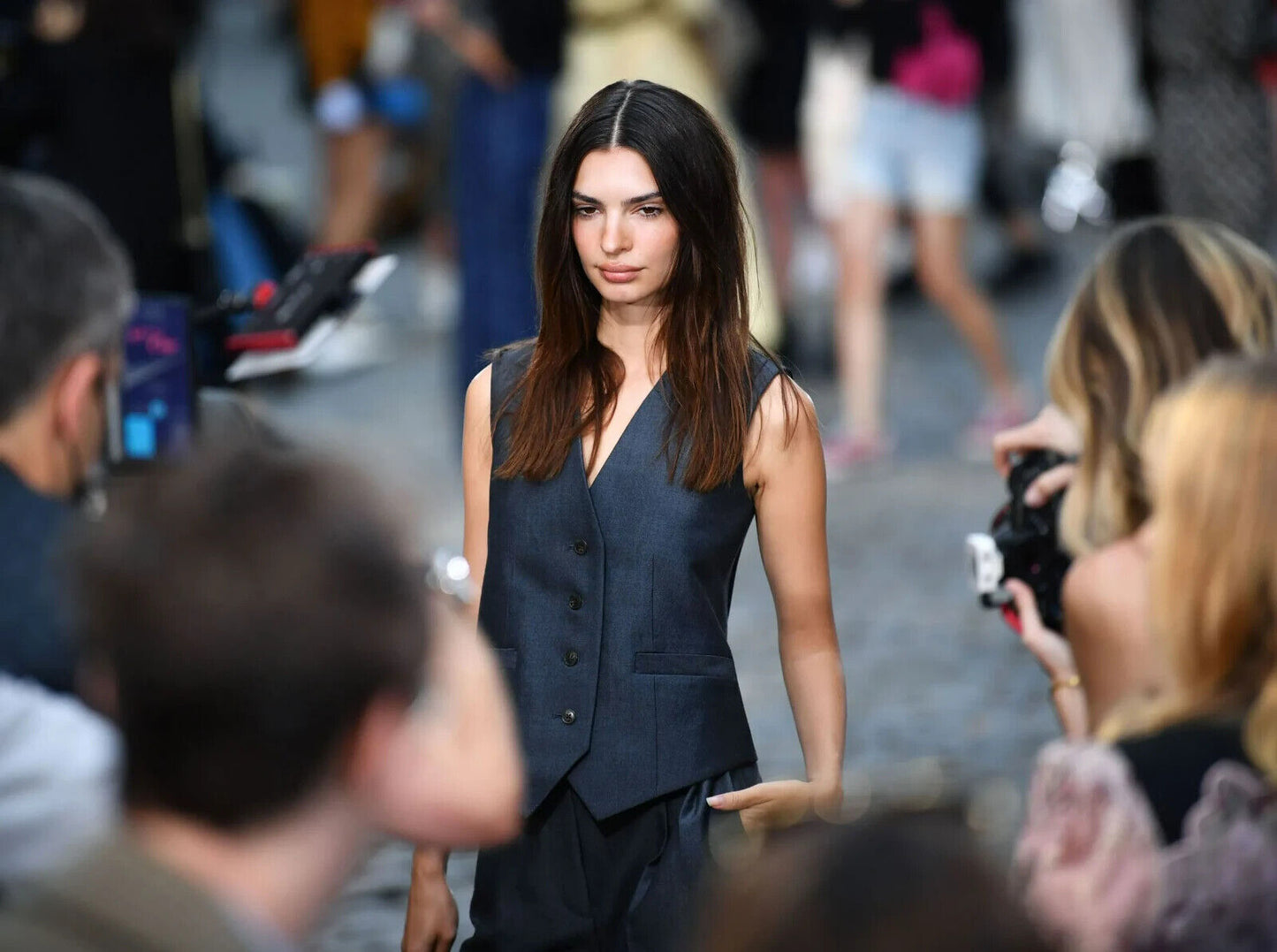Emily Ratajkowski on the Runway | Fashion Model Poster | Modern Celebrity Photography - Celebrities Poster