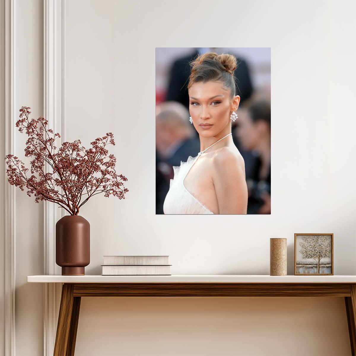 Bella Hadid Red Carpet Photo | High Fashion Model Poster | Celebrity Wall Art - Celebrities Poster