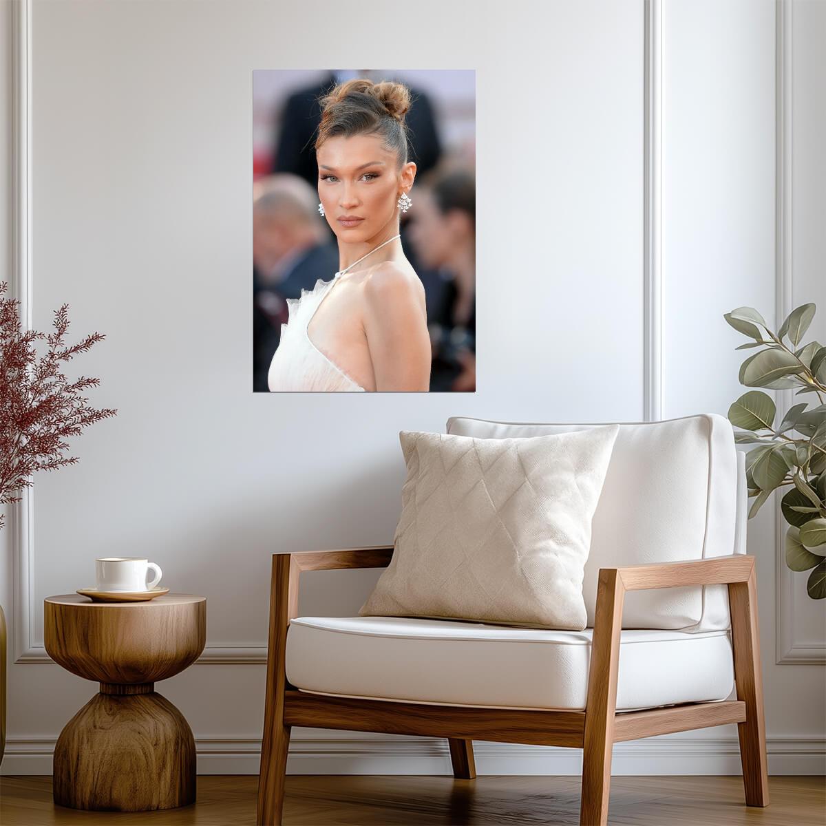 Bella Hadid Red Carpet Photo | High Fashion Model Poster | Celebrity Wall Art - Celebrities Poster
