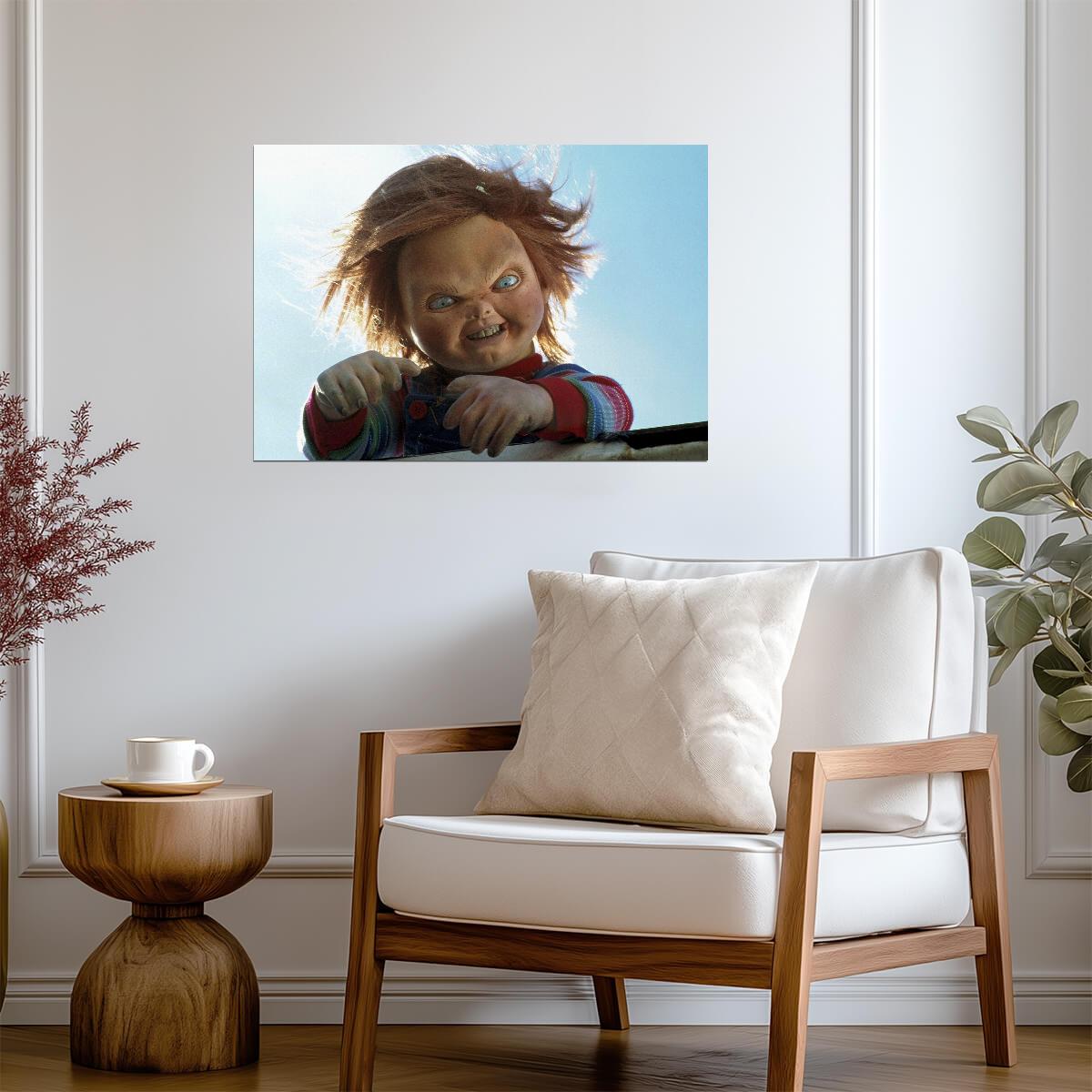 Child's Play 1988 Movie Poster | Chucky Gripping a Knife - Movies & TV Poster