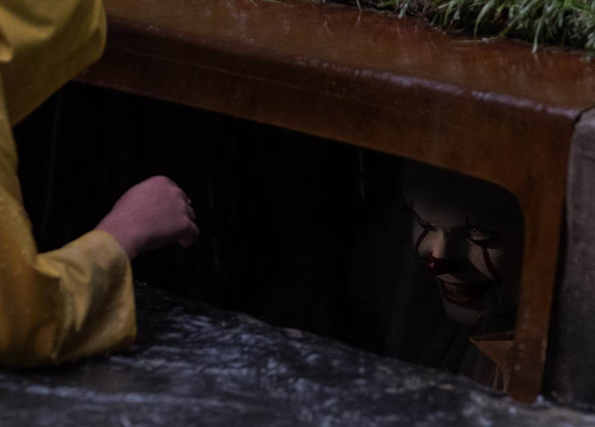 IT 2017 Movie Poster | Georgie Reaching for the Paper Boat - Movies & TV Poster