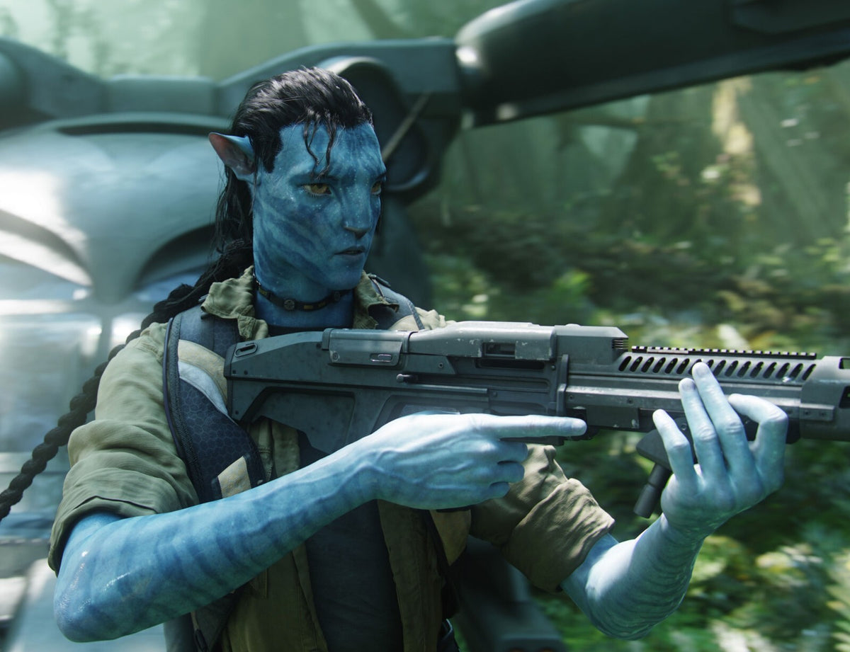 Avatar 2009 Movie Poster | Jake Sully with Rifle - Movies & TV Poster