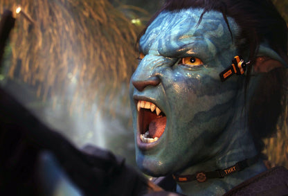 Avatar 2009 Movie Poster | Na'vi Warrior in Battle - Movies & TV Poster