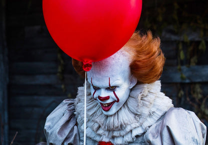 IT 2017 Movie Poster | Pennywise Holding a Red Balloon - Movies & TV Poster