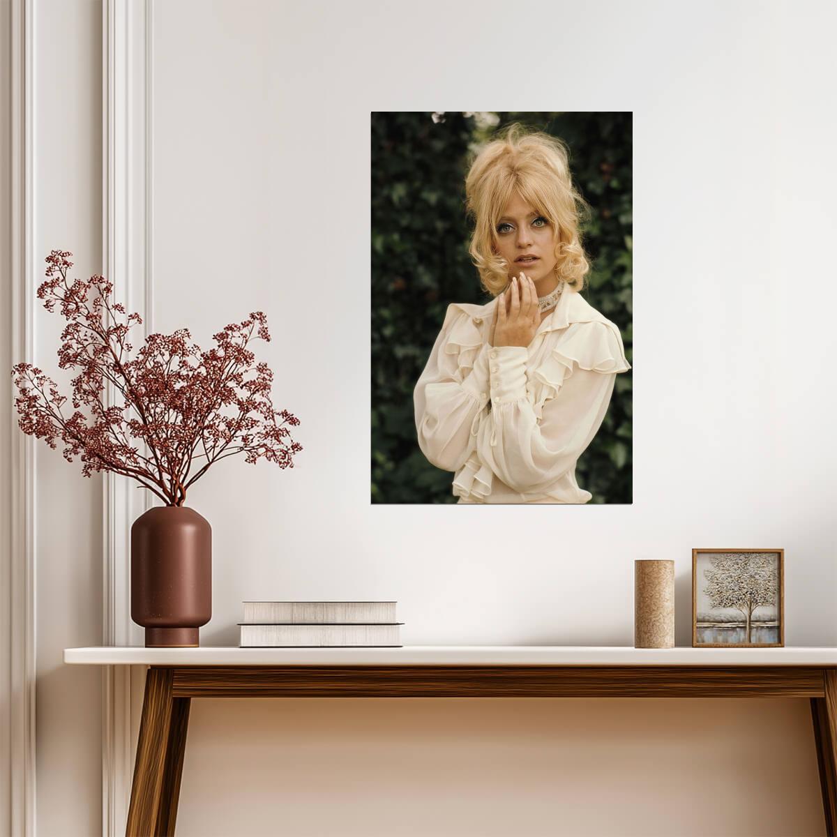 Goldie Hawn Young Blonde Portrait Poster | Actress Wall Art Print - Celebrities Poster
