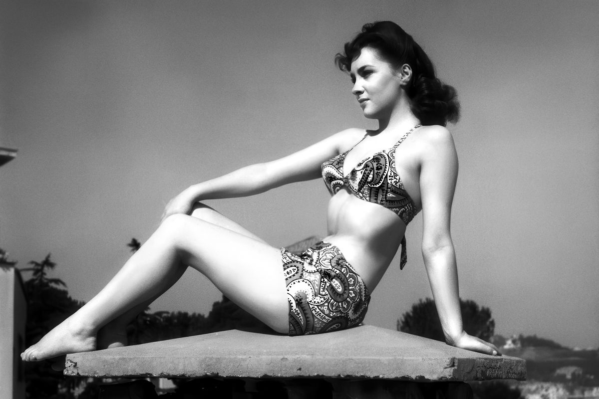 Gina Lollobrigida in Bikini Poster | Black and White Portrait Wall Art Print - Celebrities Poster