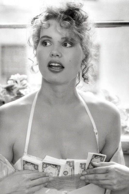 Geena Davis Black and White Portrait Poster | Décolleté Wall Art Print - Celebrities Poster