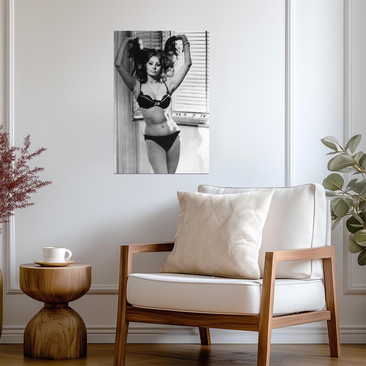 Sophia Loren in Bikini Poster | Black and White Portrait Wall Art Print - Celebrities Poster