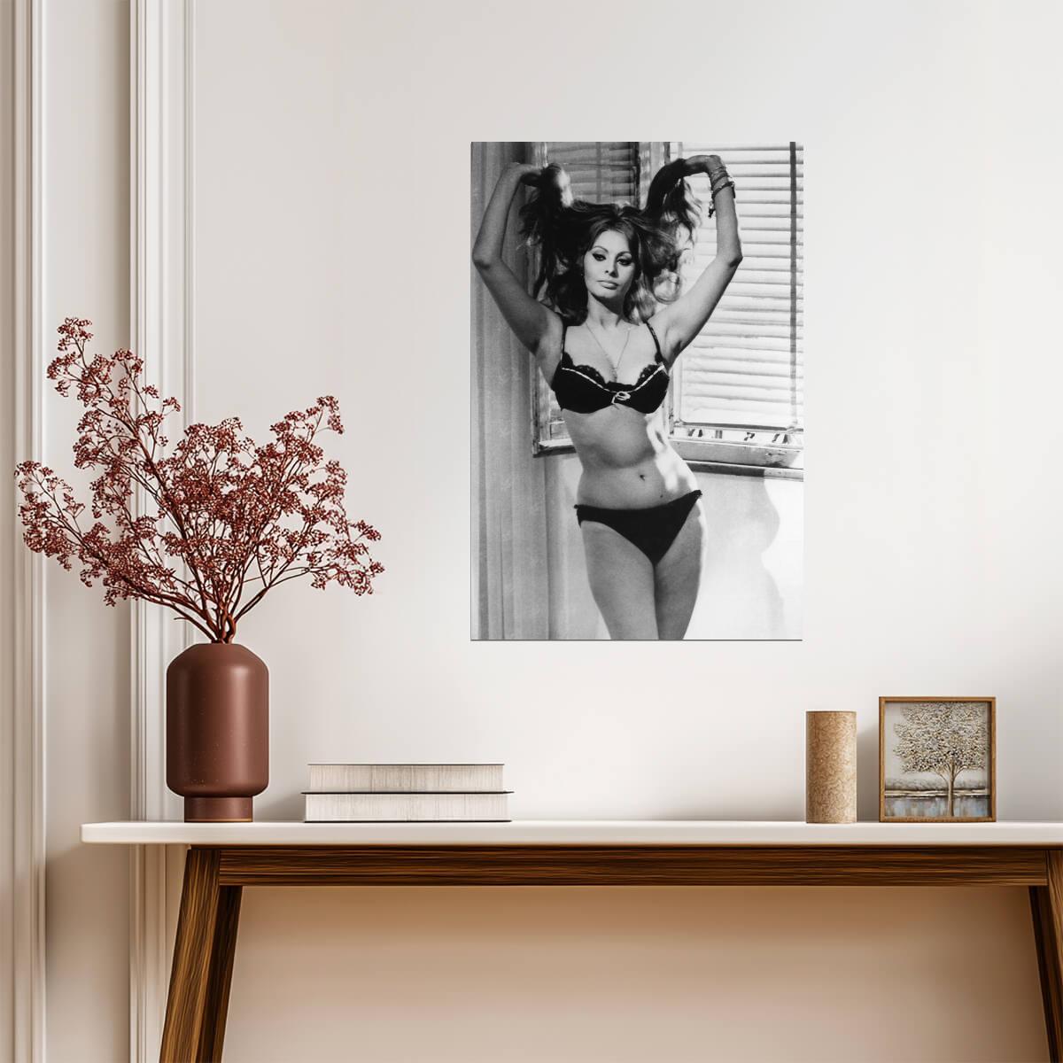 Sophia Loren in Bikini Poster | Black and White Portrait Wall Art Print - Celebrities Poster