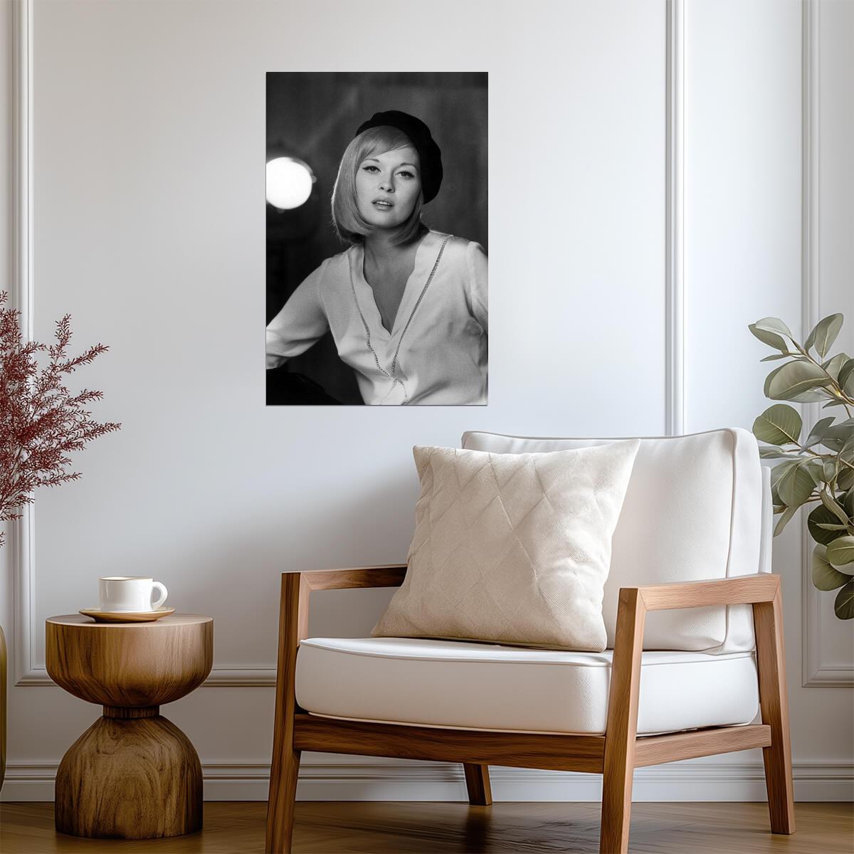 Faye Dunaway Black Beret Poster | Black and White Portrait Wall Art Print - Celebrities Poster
