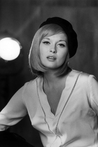 Faye Dunaway Black Beret Poster | Black and White Portrait Wall Art Print - Celebrities Poster